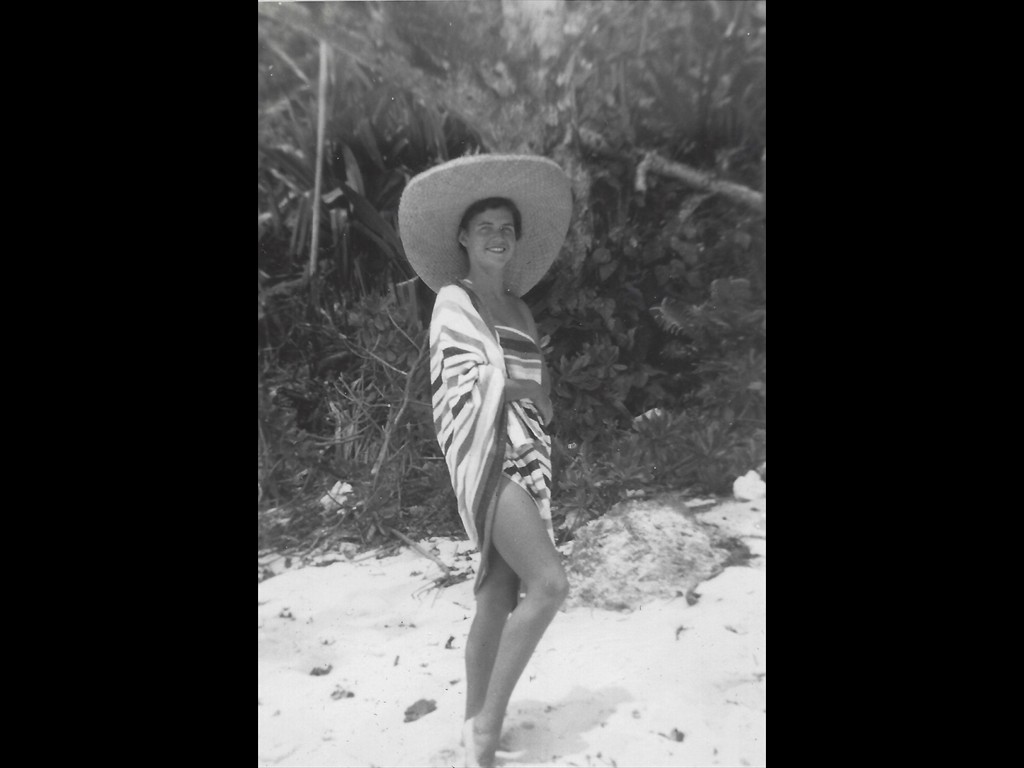 C800 Bobbi Guam Big Hat